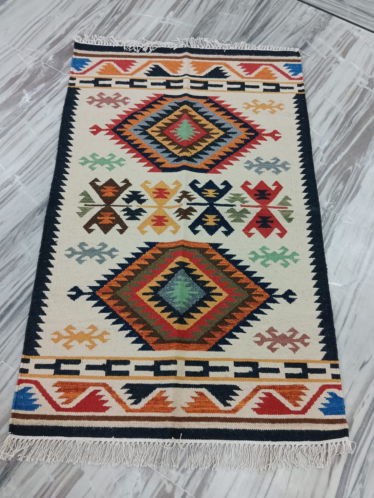 Beautiful Tribal Wool Kilim Rug (3 by 5ft)