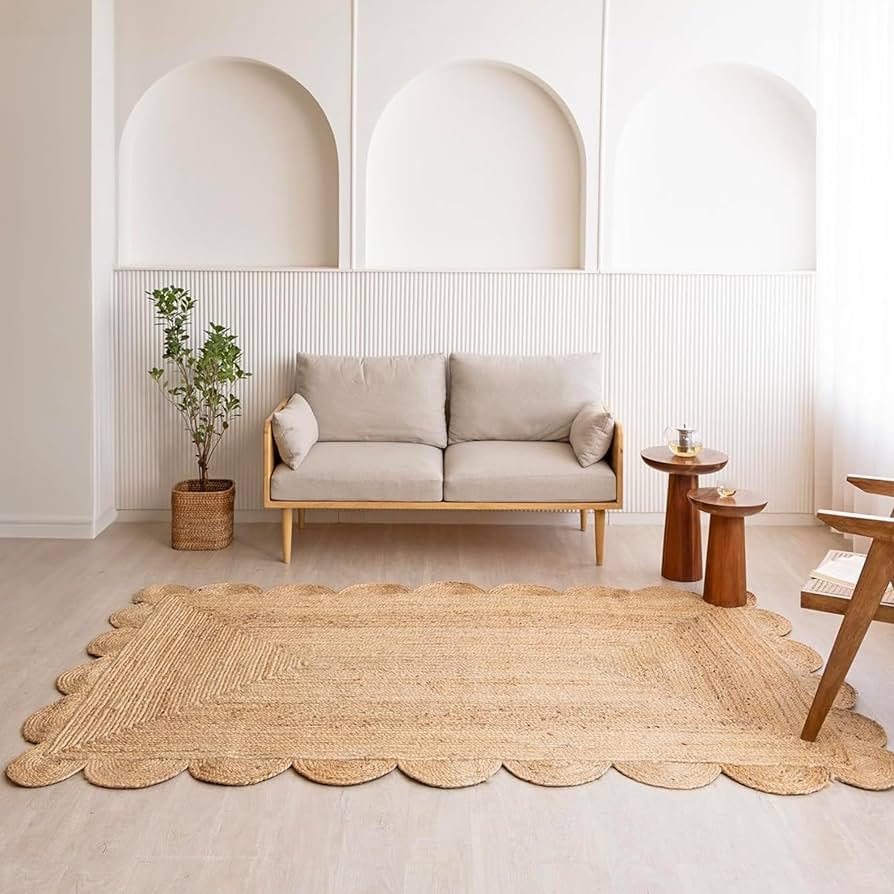 Aria Scalloped Braided Jute Rug (Natural)