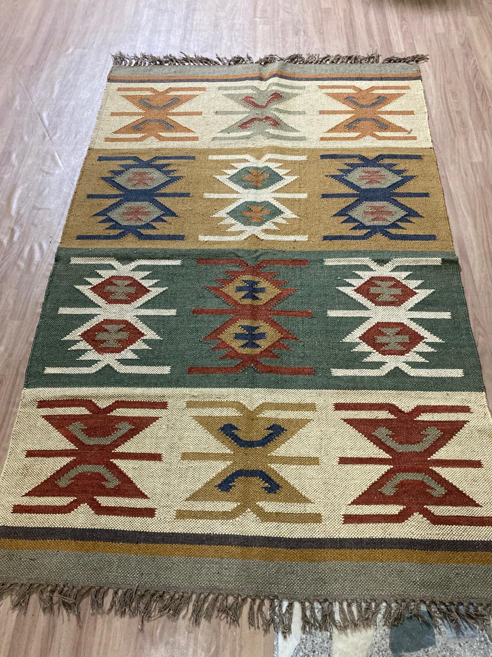 Authentic Jute and Wool Kilim Rug (4 by 6ft)