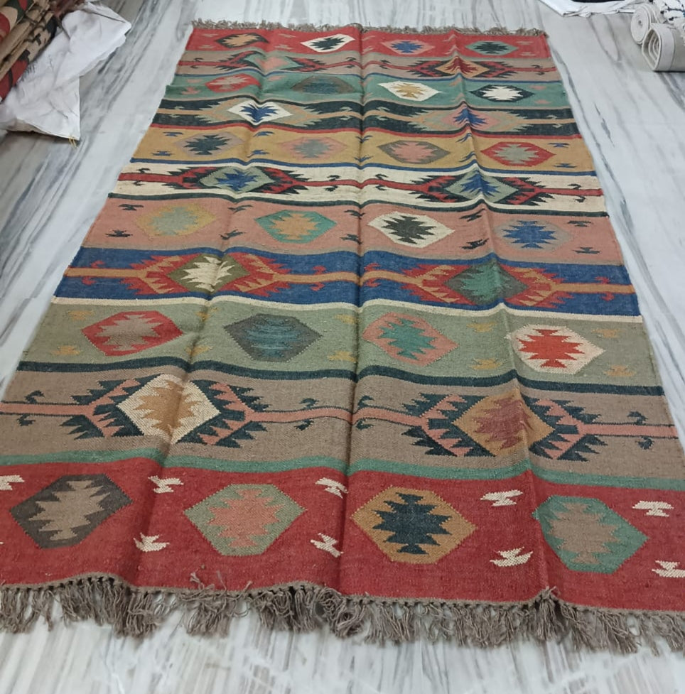 Bold and Vibrant Jute Wool Kilim Area Rug (5 by 8ft)