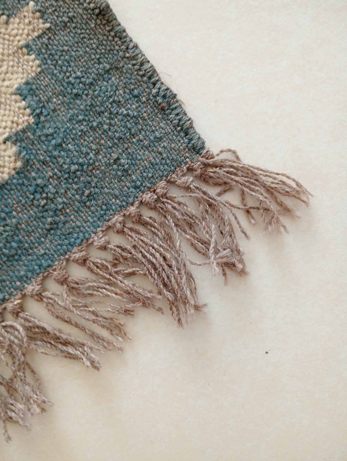 Beautiful Jute and Wool Kilim Rug (3 by 5ft)