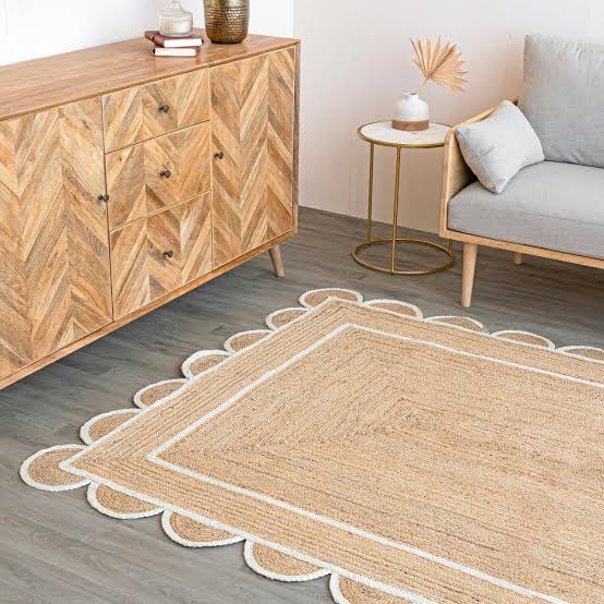 Scalloped Braided Jute Area Rug-White Boarder (5 by 8ft)