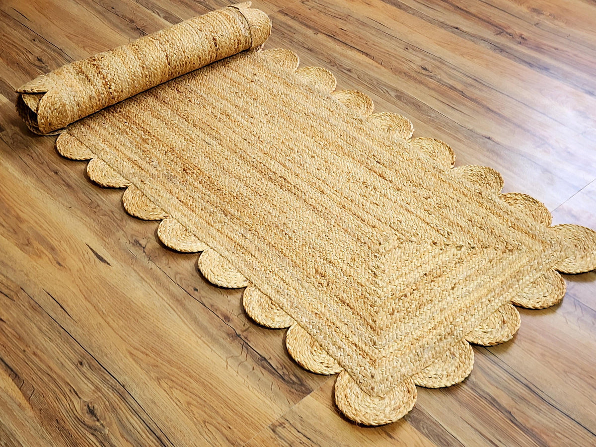 Aria Scalloped Runner Rug (Natural)