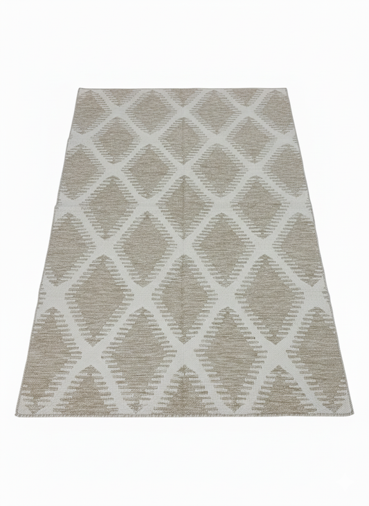 Neutral Handwoven Wool Area Rug (4 by 6ft)
