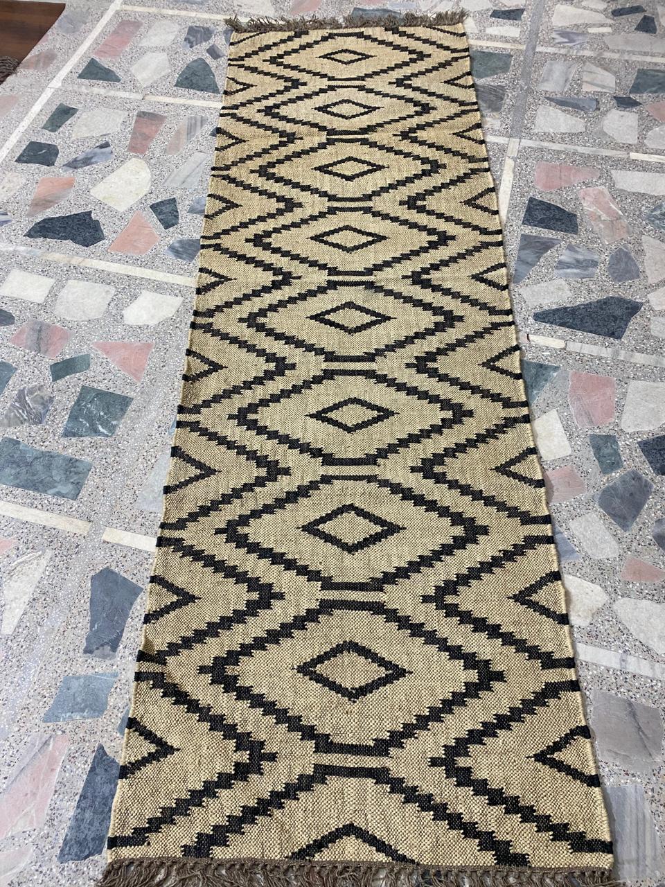 Black and Natural Diamond Jute Wool Runner Rug (2.5 by 8ft)